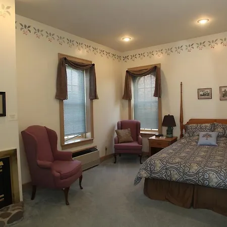 Oak Valley Inn And Suites Geneseo Room photo