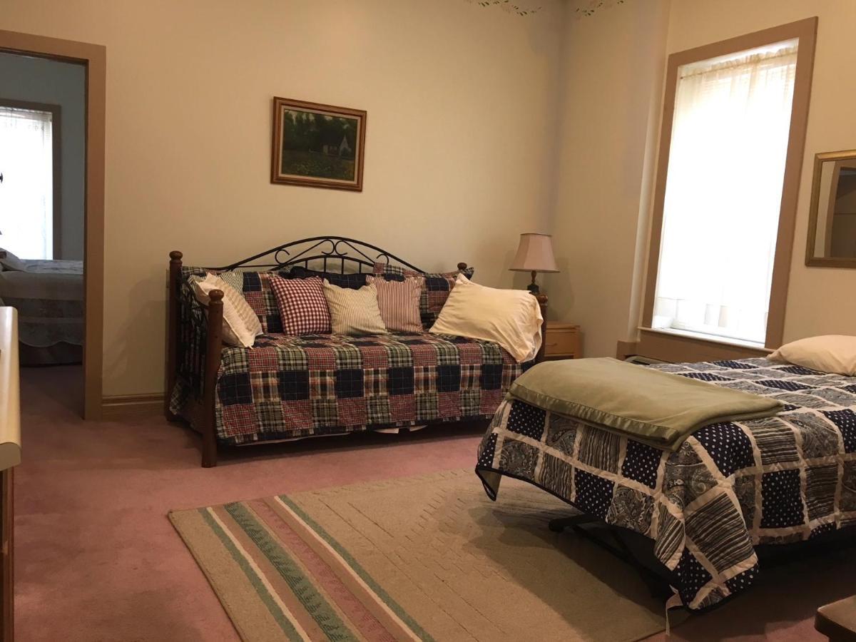 Oak Valley And 4* Geneseo