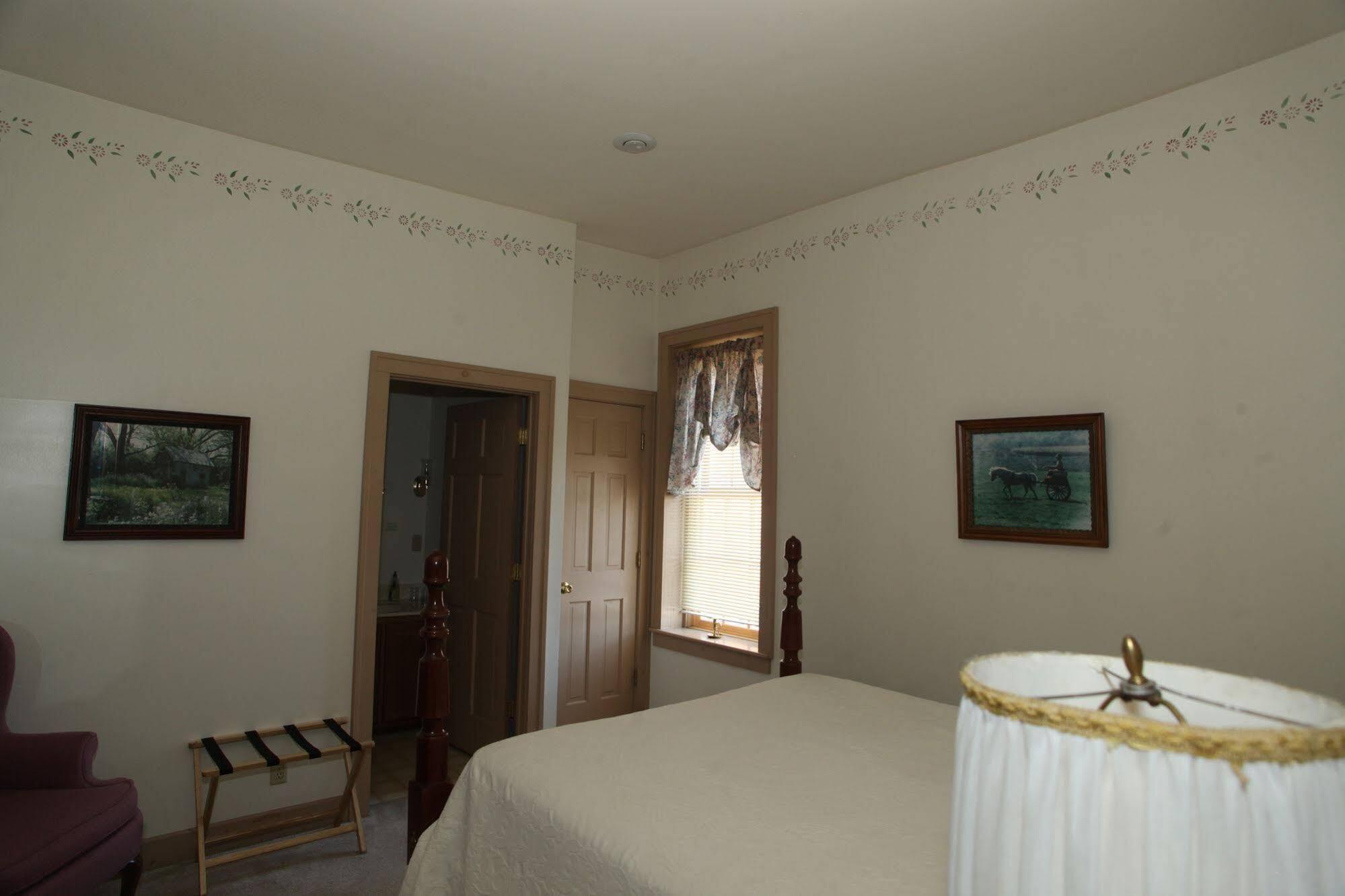 Oak Valley And Bed and breakfast Geneseo