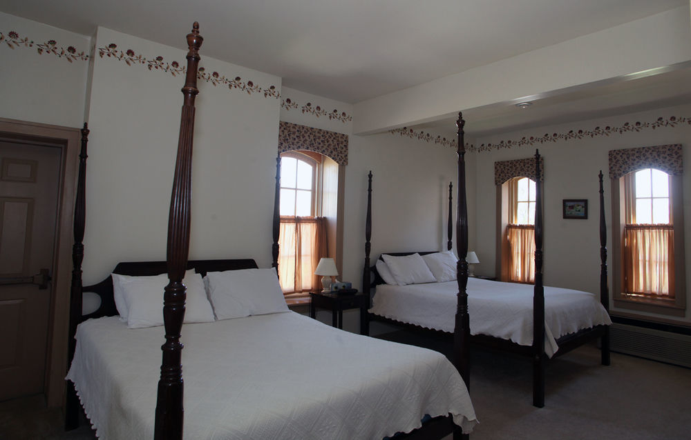 Oak Valley And 4* Geneseo