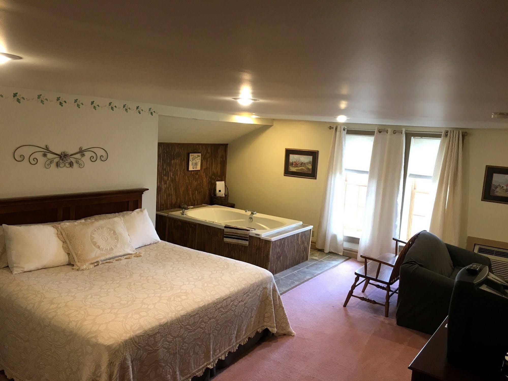 Oak Valley And Couette-café 4*