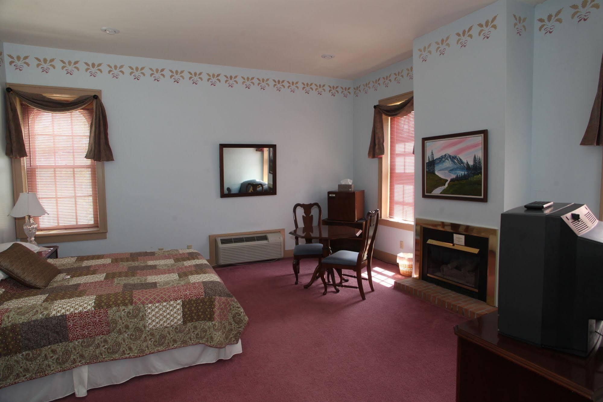 Oak Valley And 4* Geneseo